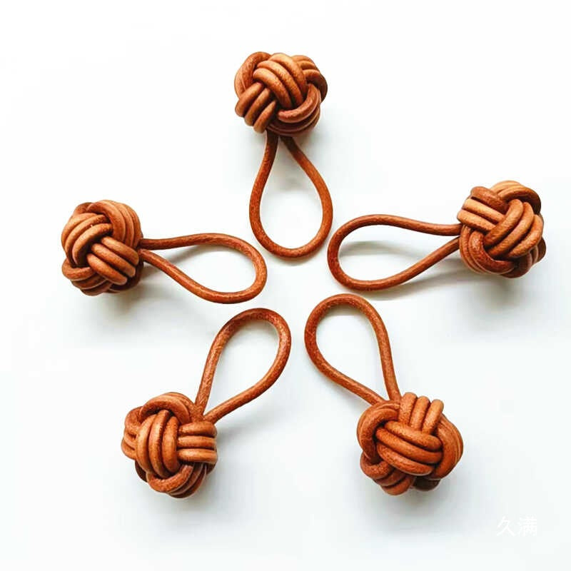 Knit Ball Leather Keyring in Black